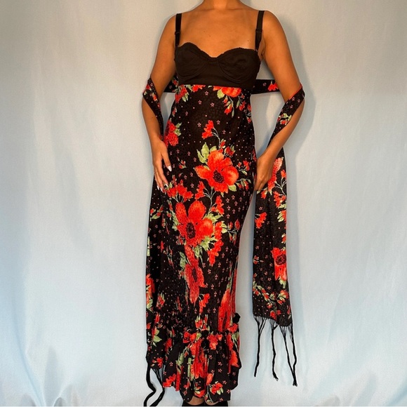 Dolce & Gabbana D&G vintage
Floral Fringe Scarf - Picture 4 of 9